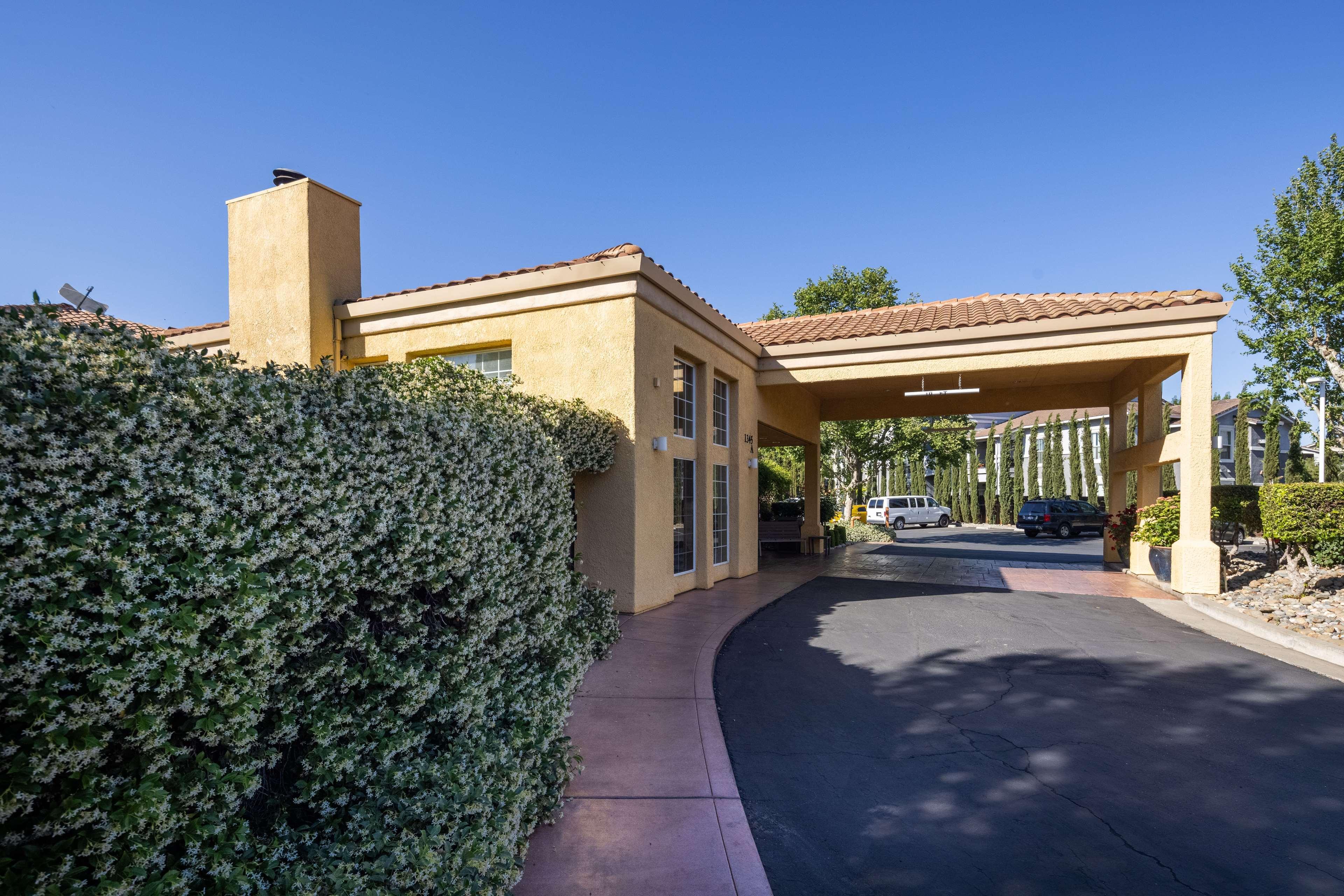 Best Western Plus Dixon Davis Exterior foto