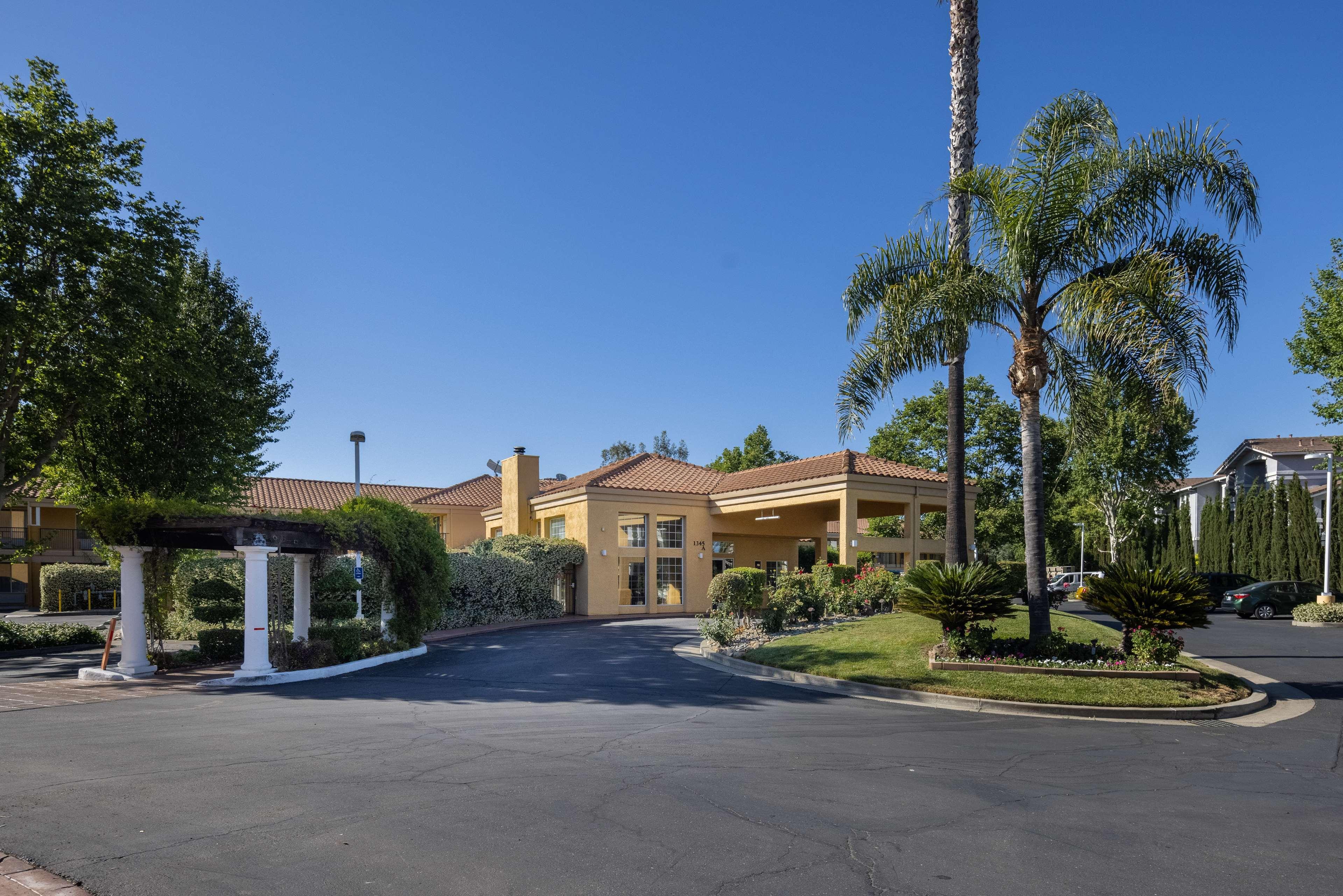 Best Western Plus Dixon Davis Exterior foto