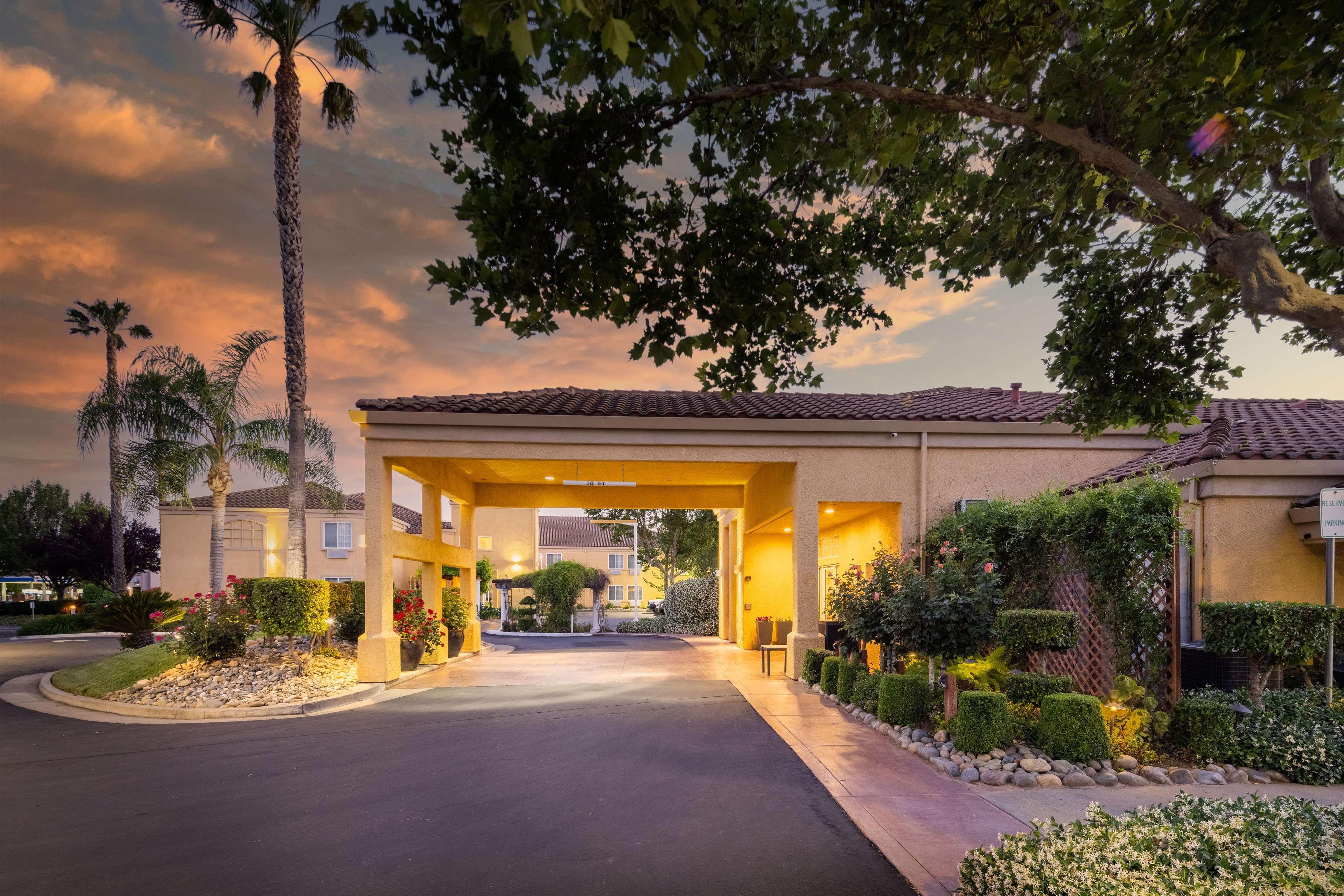 Best Western Plus Dixon Davis Exterior foto