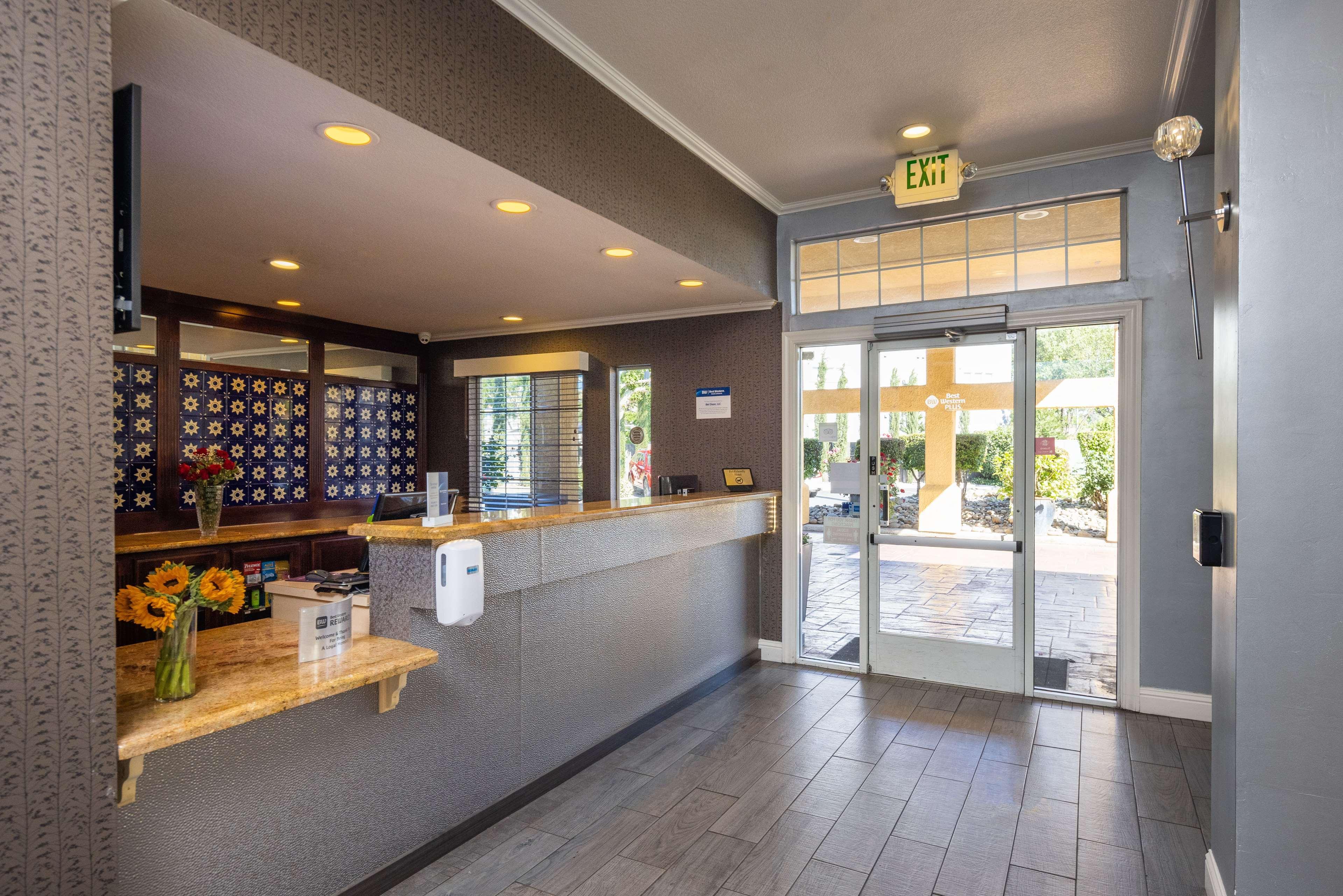 Best Western Plus Dixon Davis Exterior foto