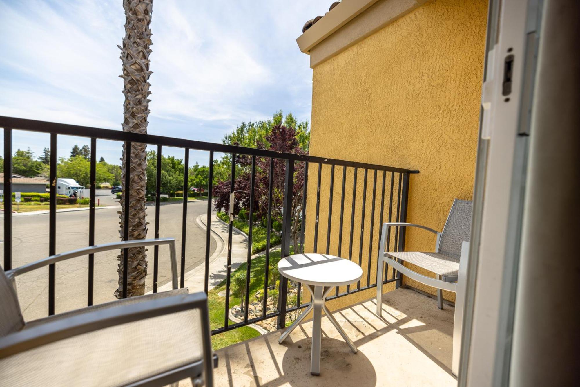 Best Western Plus Dixon Davis Exterior foto