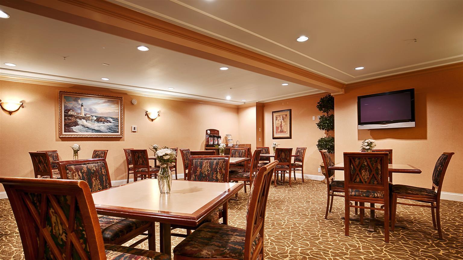 Best Western Plus Dixon Davis Exterior foto